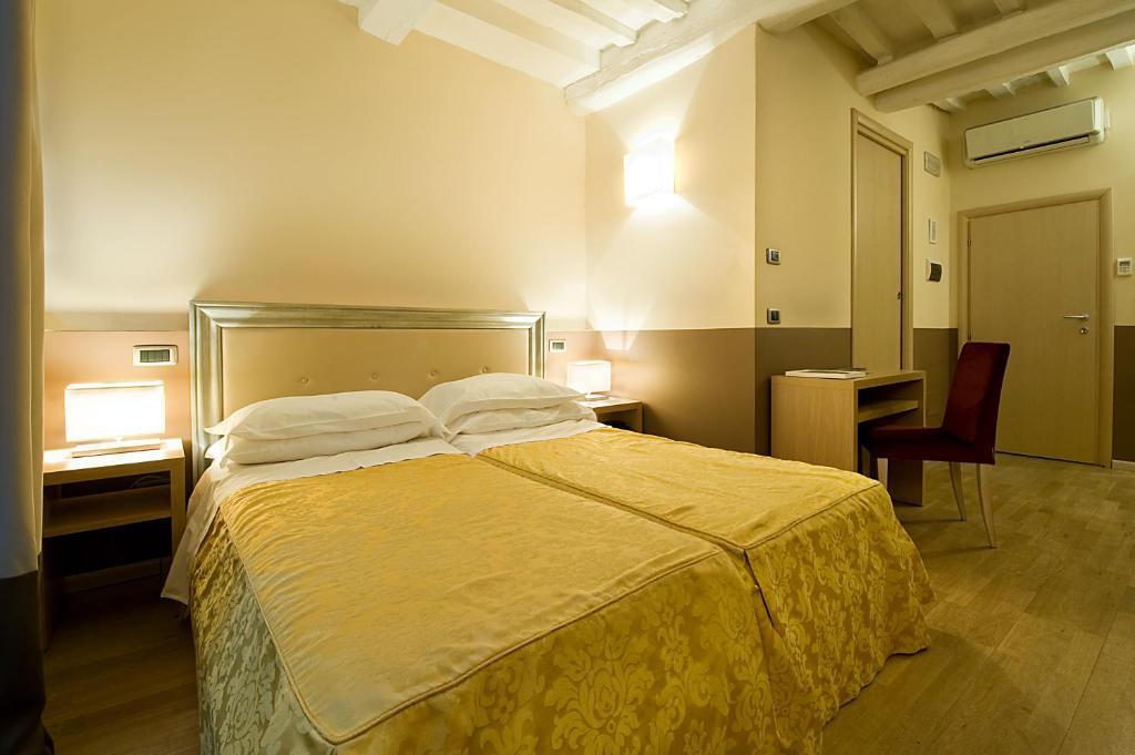 Hotel Alexander Assisi Oda fotoğraf